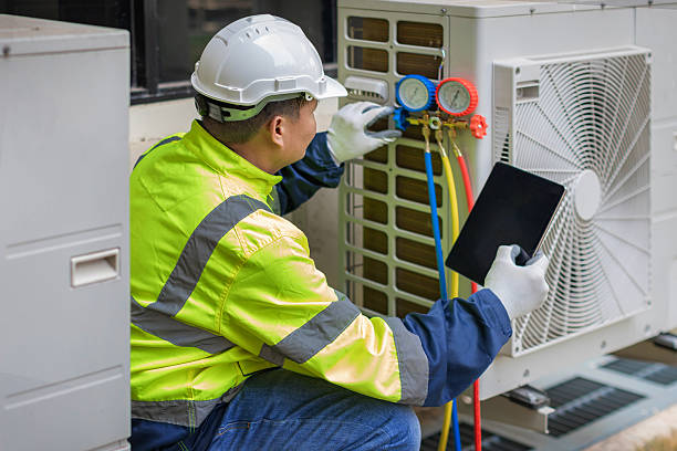 Professional Ac Installation technician working in Leonard, TX